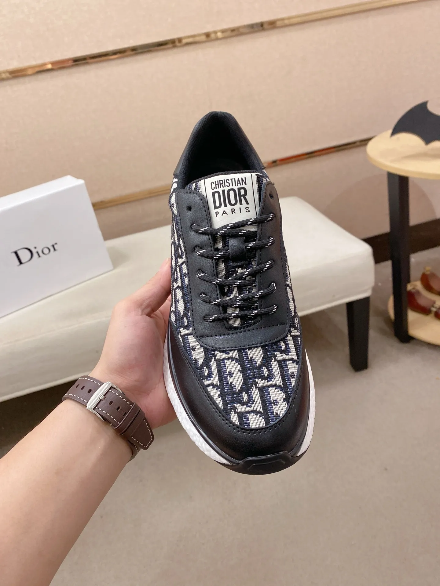 Men's shoes💰: 462💰 [Dior·Dior] New casual sports style men's shoes, new spring and summer design, perfect workmanship, lace-up style to create wardrobe quality, upper: imported first-layer cowhide, sheepskin lining is soft and comfortable, ultra-light TPU wear-resistant outsole, simple, versatile fashion men's shoes, excellent color code number 38--44. Can be customized 45 non-returnable